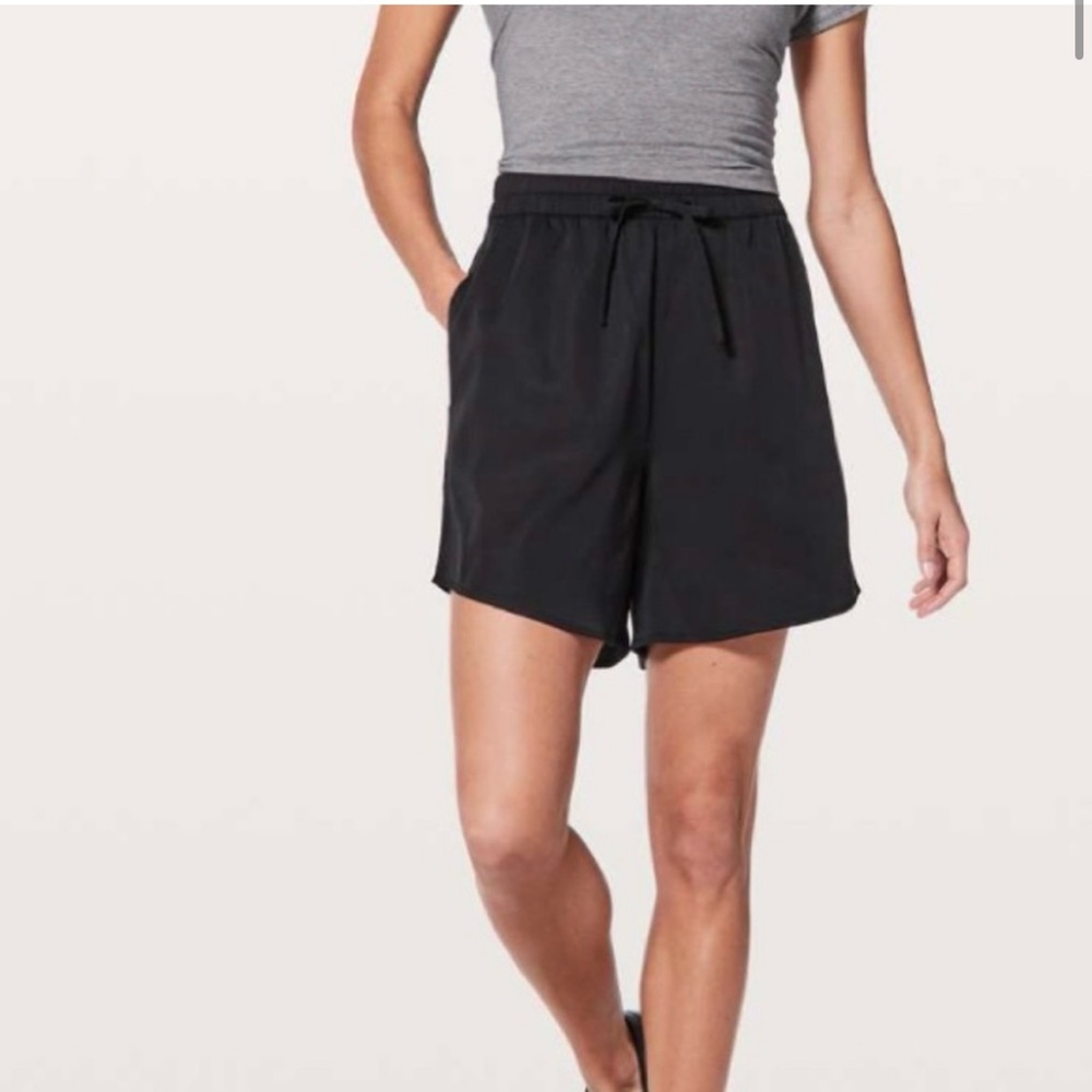 Lululemon I 8 | Draw String Black Shorts